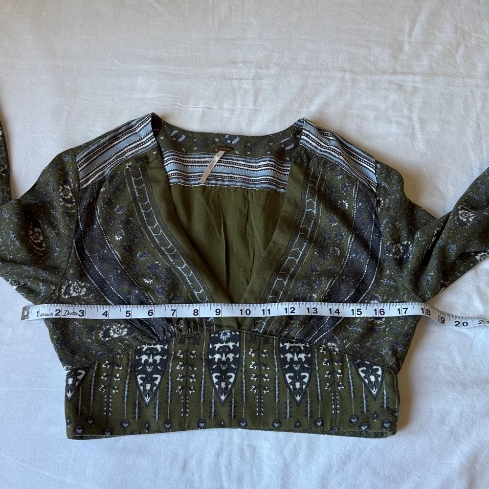 Free People Olive & Blue Patterned V-Neck Cropped Top